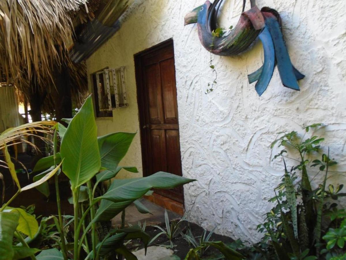Marbella Eco Lodge Monterrico Bagian luar foto